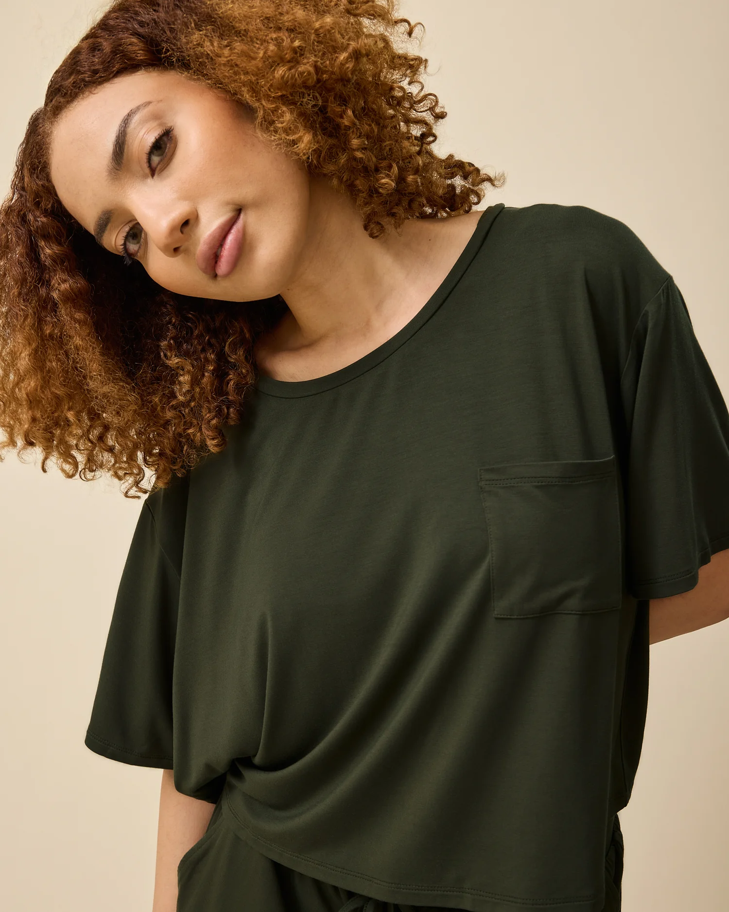 Aria Bamboo Casual Cropped Short Sleeve Top | Thyme - Image 2