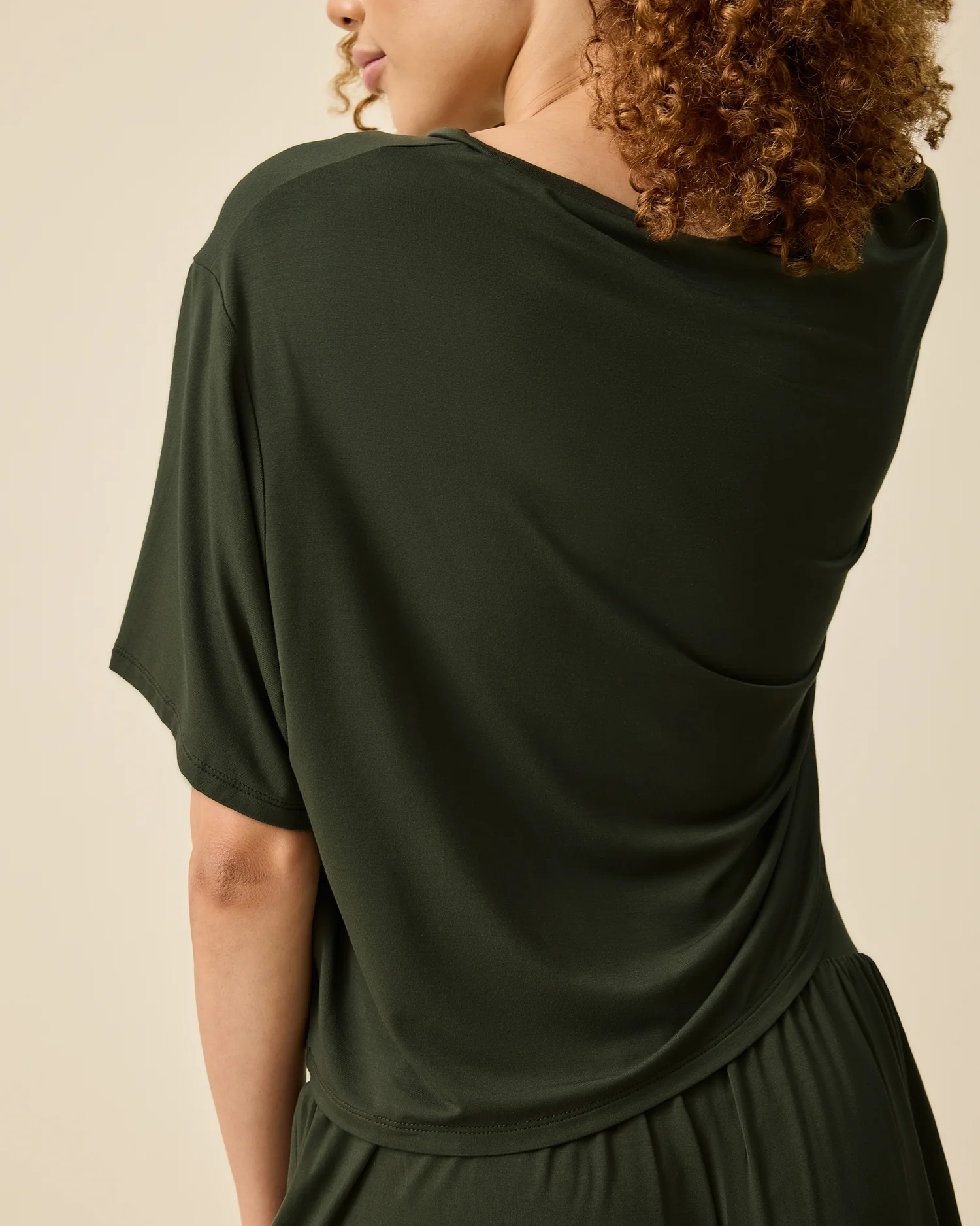 Aria Bamboo Casual Cropped Short Sleeve Top | Thyme - Image 4