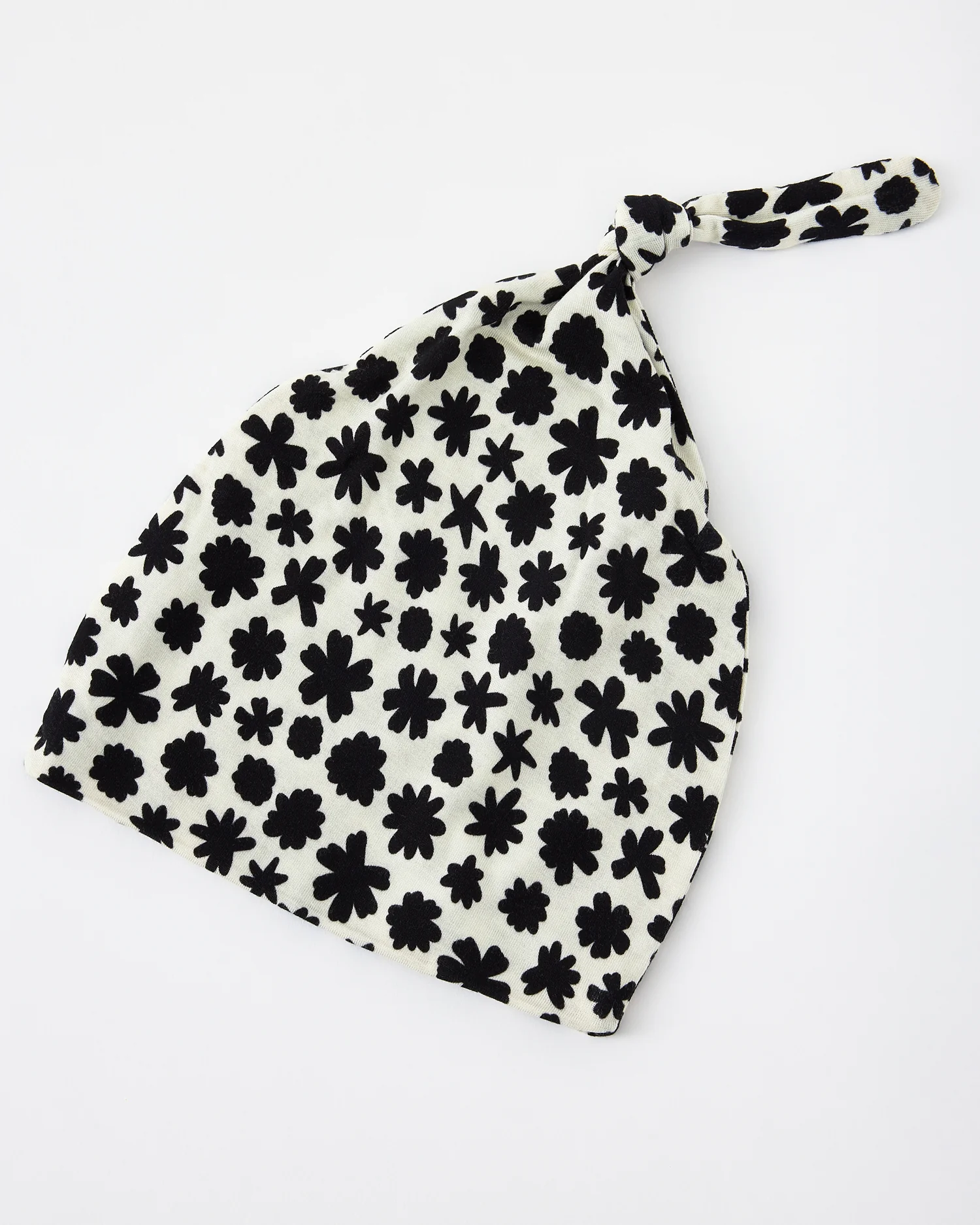 Bamboo Knotted Baby Gown & Hat | Cream Chamomiles - Image 4